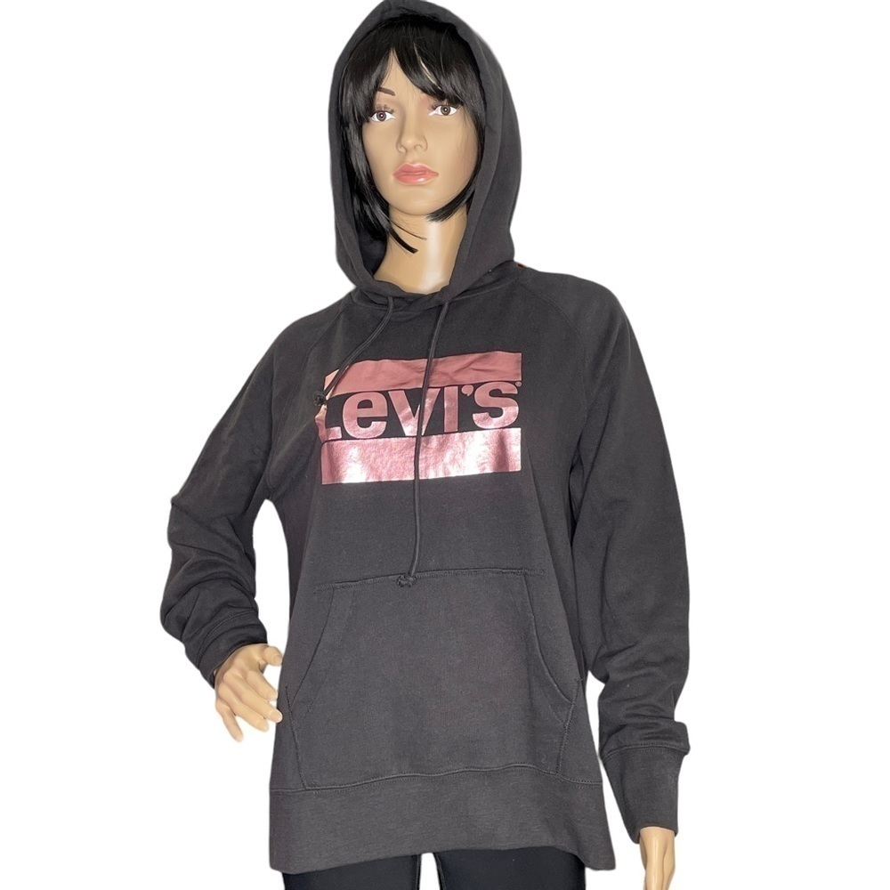 Levi’s black hoodie with pink logo, NWT, medium